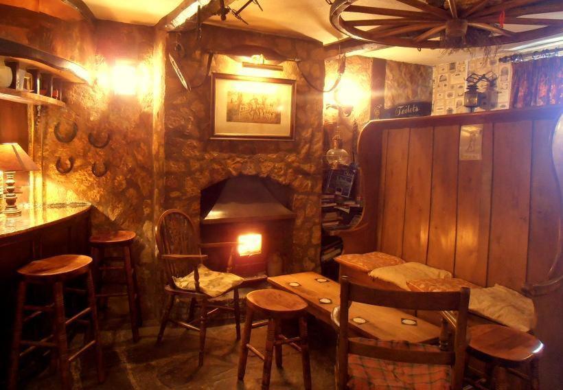 The Hunters Rest Inn Clutton Εξωτερικό φωτογραφία