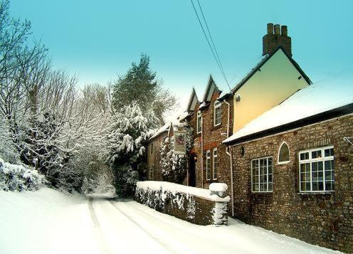The Hunters Rest Inn Clutton Εξωτερικό φωτογραφία